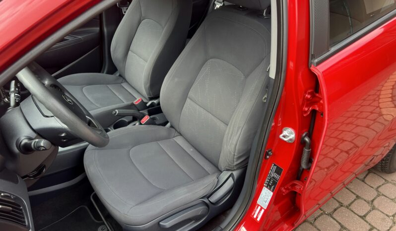 KIA Rio  | FWD (przód) | Manualna | 85 KM | Czerwony full