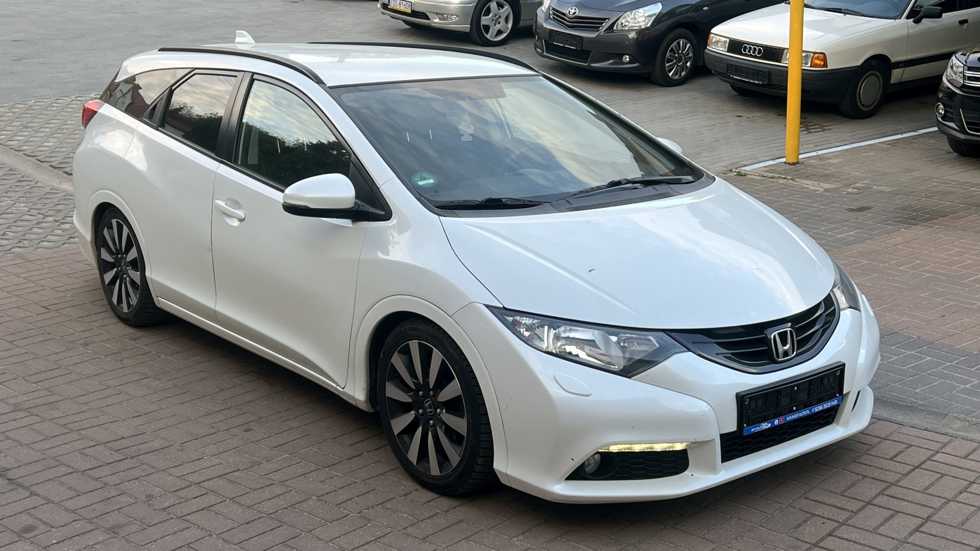 Honda Civic  | Fwd (Przód) | Manualna | 140 Km | Biały