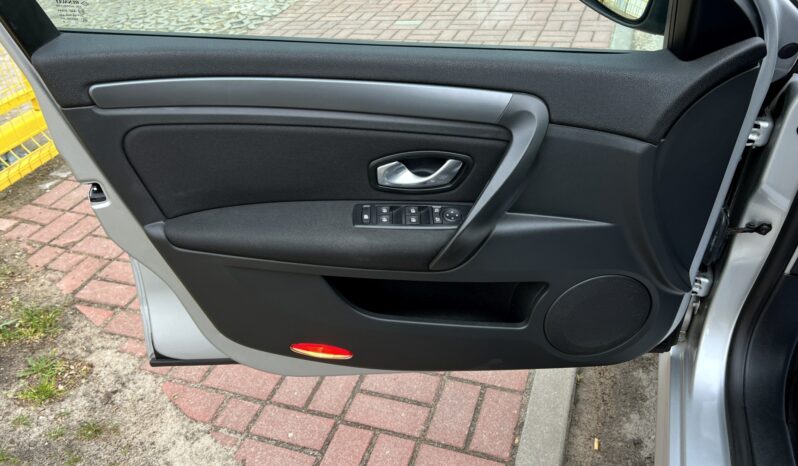 RENAULT Laguna  | FWD (przód) | Manualna | 110 KM | Srebrny full