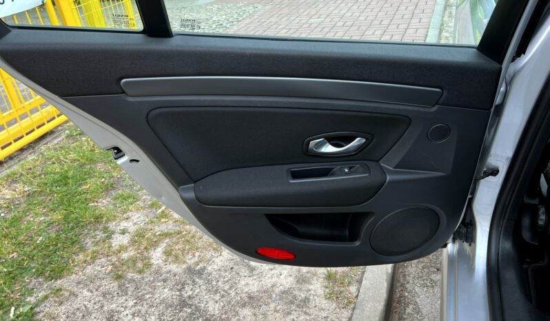 RENAULT Laguna  | FWD (przód) | Manualna | 110 KM | Srebrny full
