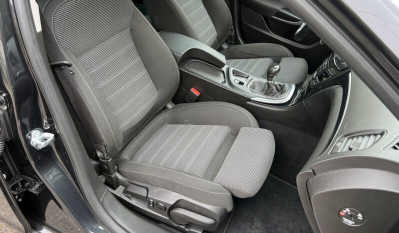 OPEL Insignia  | FWD (przód) | Manualna | 170 KM | Czarny full