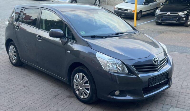 Toyota Verso | Fwd (Przód) | Manualna | 147 Km | Szary