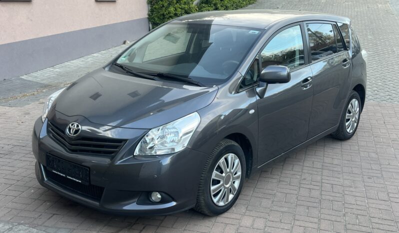 TOYOTA Verso | FWD (przód) | Manualna | 147 KM | Szary full