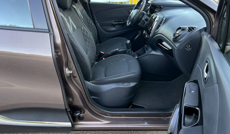 RENAULT Captur  | FWD (przód) | Manualna | 90 KM | Brązowy full
