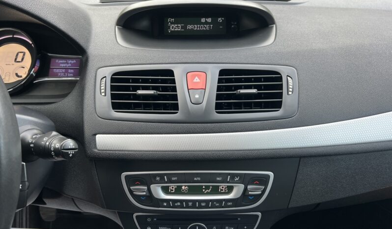 RENAULT Megane  | FWD (przód) | Manualna | 110 KM | Srebrny full