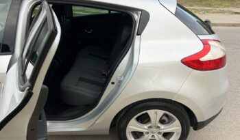 RENAULT Megane  | FWD (przód) | Manualna | 110 KM | Srebrny full