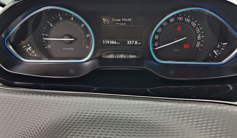 PEUGEOT 2008  | FWD (przód) | Manualna | 120 KM | Czarny full