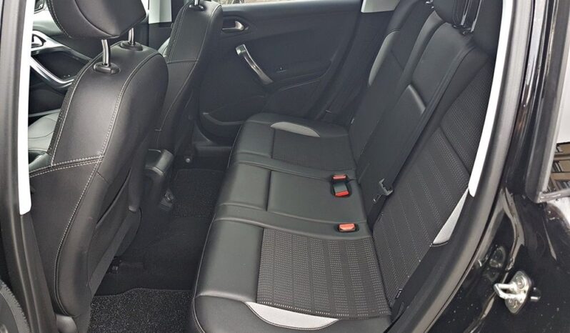 PEUGEOT 2008  | FWD (przód) | Manualna | 120 KM | Czarny full