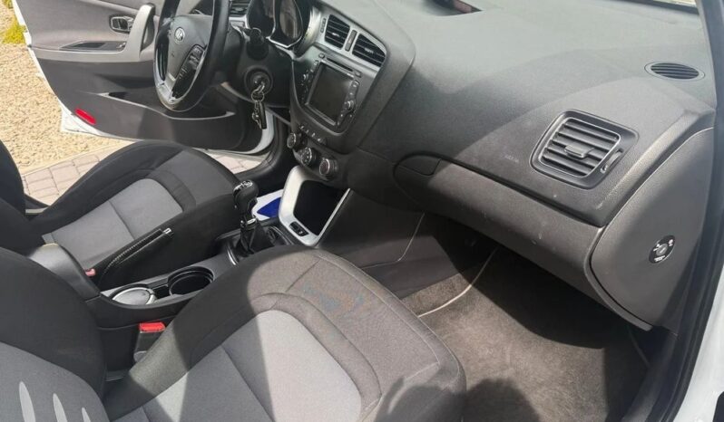 KIA Ceed  | FWD (przód) | Manualna | 90 KM | Biały full