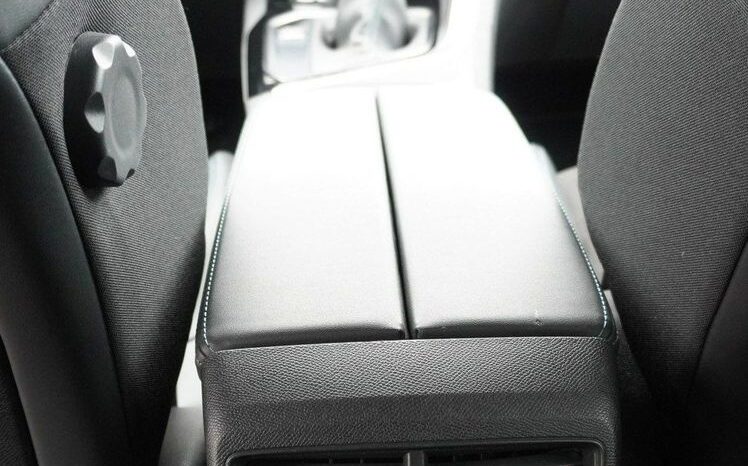 PEUGEOT 5008  | FWD (przód) | Manualna | 130 KM | Biały full