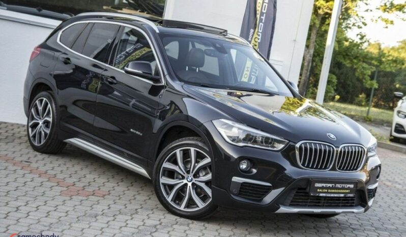 BMW X1  | 4×4 (stały) | Automatyczna | 190 KM | Czarny full