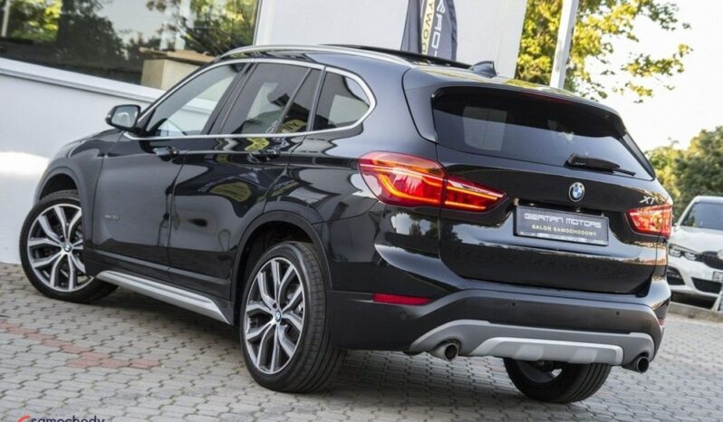 BMW X1  | 4×4 (stały) | Automatyczna | 190 KM | Czarny full
