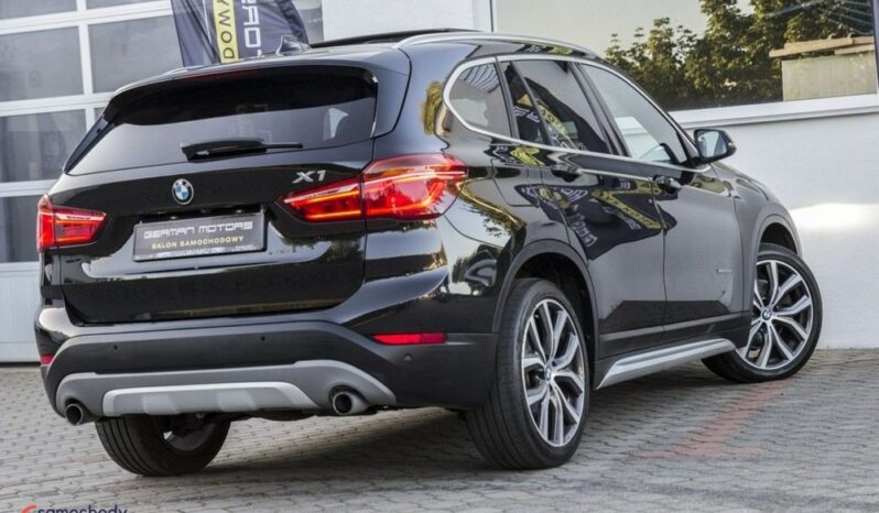 BMW X1  | 4×4 (stały) | Automatyczna | 190 KM | Czarny full