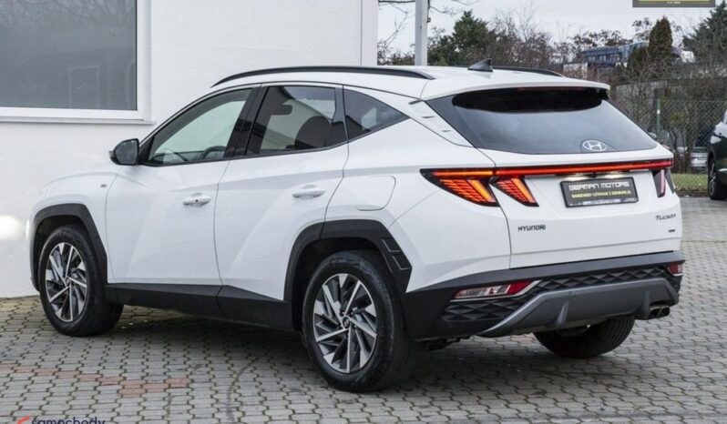 HYUNDAI Tucson  | 4×4 (doł. automatycznie) | Automatyczna | 180 KM | Biały full