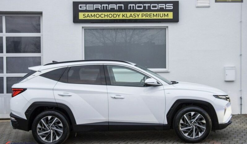 HYUNDAI Tucson  | 4×4 (doł. automatycznie) | Automatyczna | 180 KM | Biały full