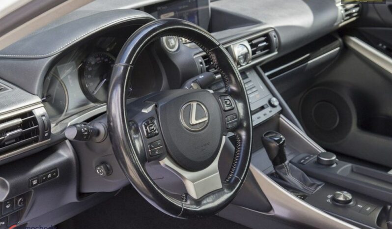 LEXUS IS | RWD (tył) | Automatyczna | 245 KM | Biały full