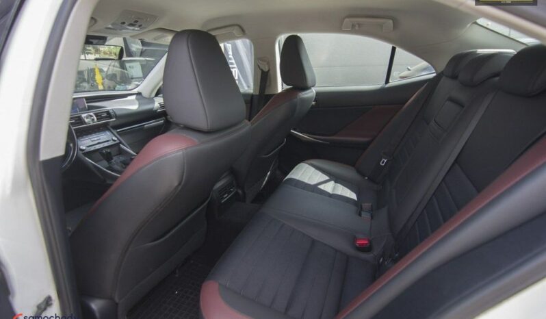 LEXUS IS | RWD (tył) | Automatyczna | 245 KM | Biały full