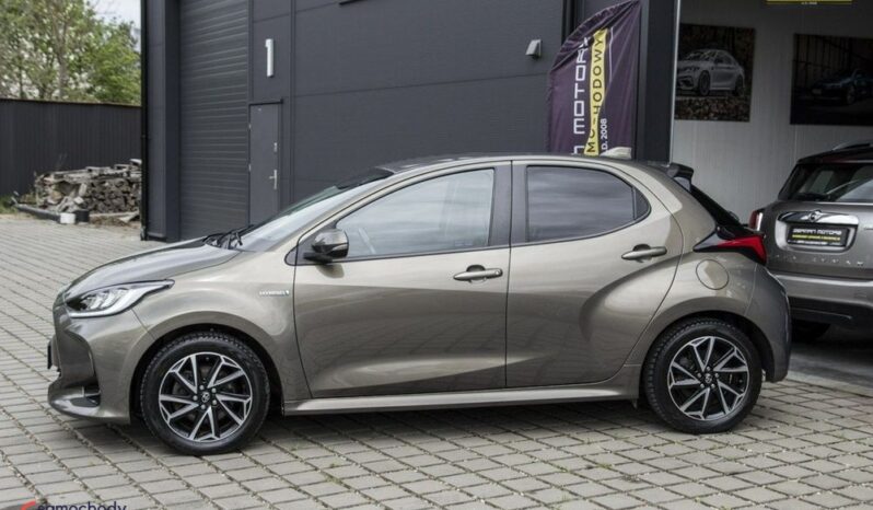 TOYOTA Yaris  | FWD (przód) | Automatyczna | 116 KM | Szary full