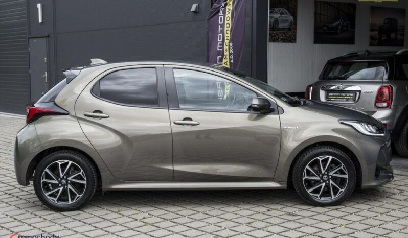 TOYOTA Yaris  | FWD (przód) | Automatyczna | 116 KM | Szary full