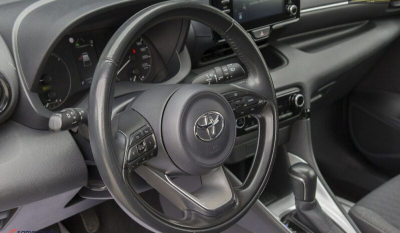 TOYOTA Yaris  | FWD (przód) | Automatyczna | 116 KM | Szary full