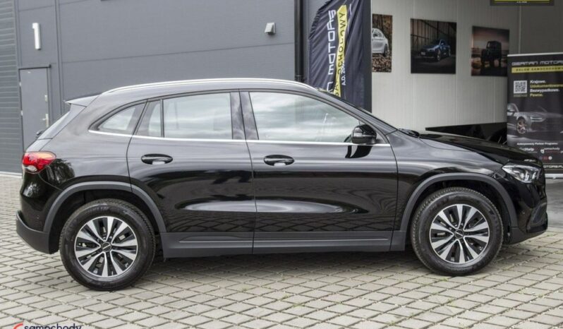 MERCEDES-BENZ GLA  | FWD (przód) | Automatyczna | 163 KM | Czarny full