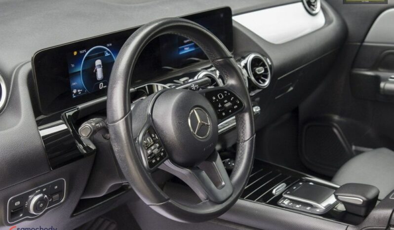 MERCEDES-BENZ GLA  | FWD (przód) | Automatyczna | 163 KM | Czarny full