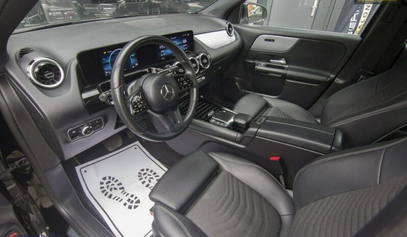 MERCEDES-BENZ GLA  | FWD (przód) | Automatyczna | 163 KM | Czarny full