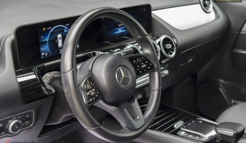 MERCEDES-BENZ GLA  | FWD (przód) | Automatyczna | 163 KM | Czarny full