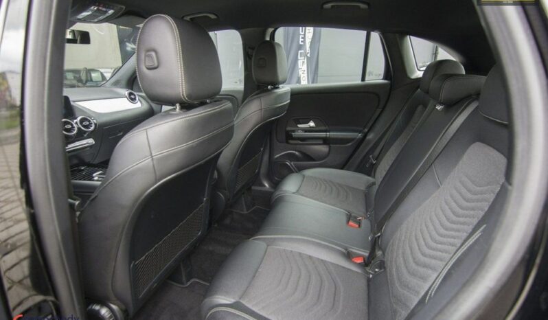 MERCEDES-BENZ GLA  | FWD (przód) | Automatyczna | 163 KM | Czarny full