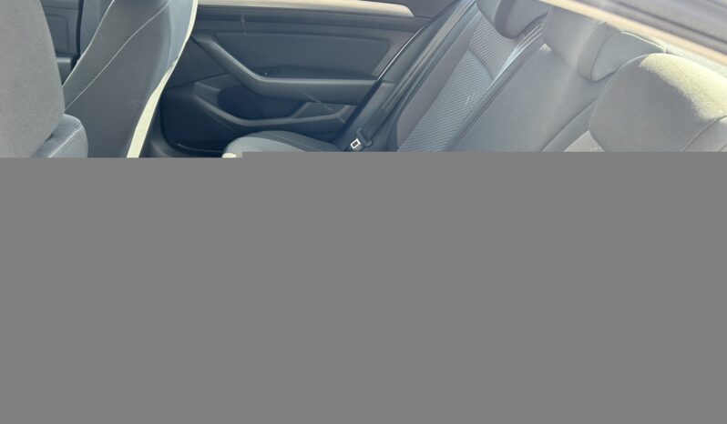 VOLKSWAGEN Passat  | FWD (przód) | Manualna | 150 KM | Srebrny full