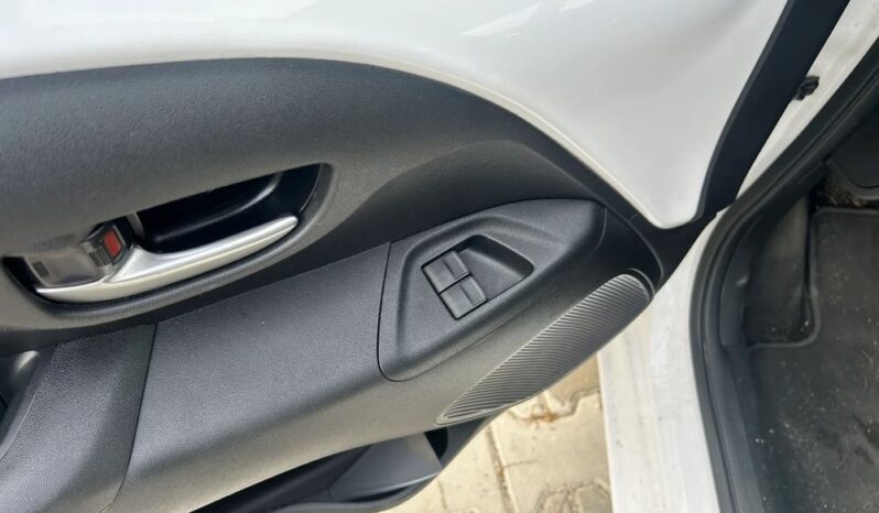 TOYOTA Aygo  | FWD (przód) | Manualna | 72 KM | Biały full