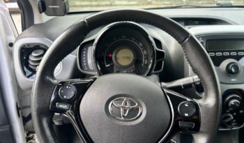 TOYOTA Aygo  | FWD (przód) | Manualna | 72 KM | Biały full