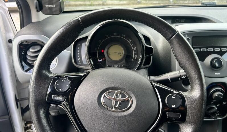 TOYOTA Aygo  | FWD (przód) | Manualna | 72 KM | Biały full
