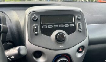 TOYOTA Aygo  | FWD (przód) | Manualna | 72 KM | Biały full