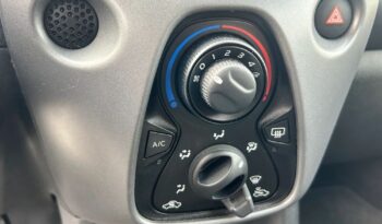 TOYOTA Aygo  | FWD (przód) | Manualna | 72 KM | Biały full