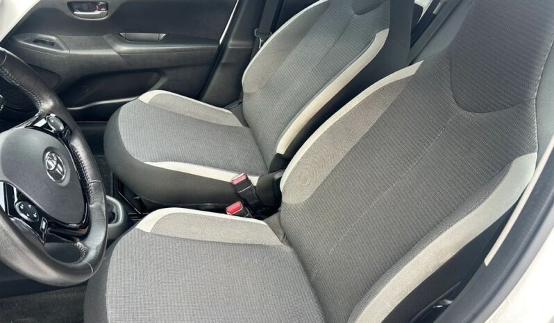 TOYOTA Aygo  | FWD (przód) | Manualna | 72 KM | Biały full