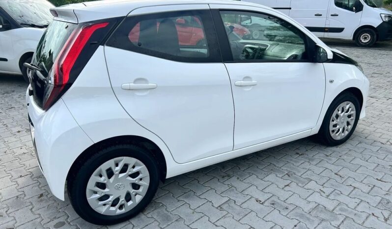 TOYOTA Aygo  | FWD (przód) | Manualna | 72 KM | Biały full