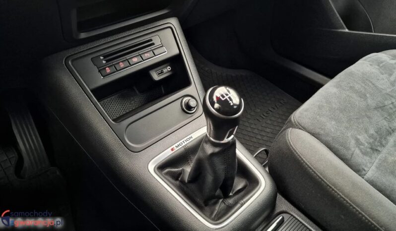 Volkswagen Tiguan | 4×4 (doł. automatycznie) | Manualna | 150 KM | Czarny full