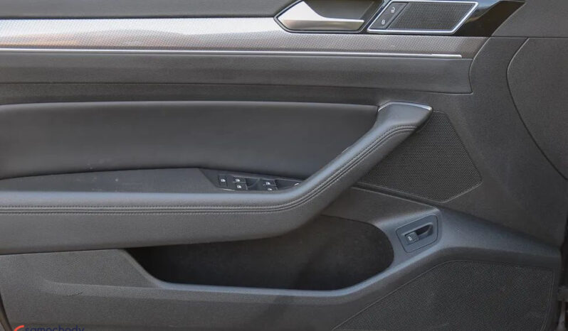 VOLKSWAGEN Passat  | 4×4 (stały) | Automatyczna | 190 KM | Szary full