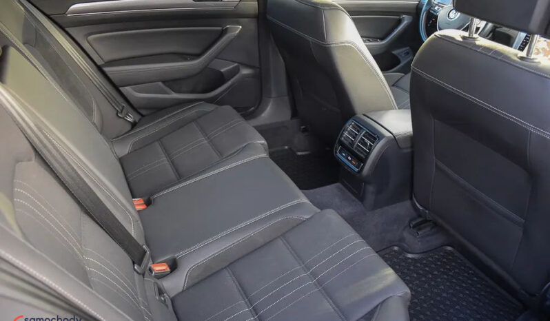 VOLKSWAGEN Passat  | 4×4 (stały) | Automatyczna | 190 KM | Szary full