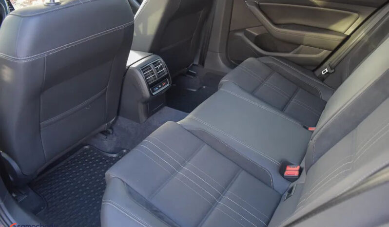 VOLKSWAGEN Passat  | 4×4 (stały) | Automatyczna | 190 KM | Szary full
