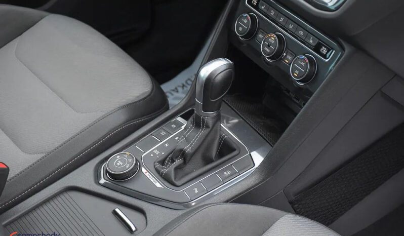 VOLKSWAGEN Tiguan  | 4×4 (stały) | Automatyczna | 240 KM | Biały full