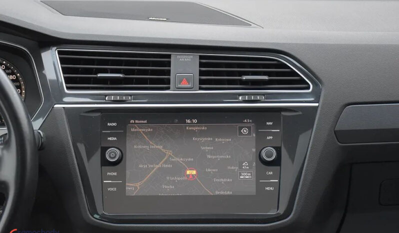 VOLKSWAGEN Tiguan  | 4×4 (stały) | Automatyczna | 240 KM | Biały full