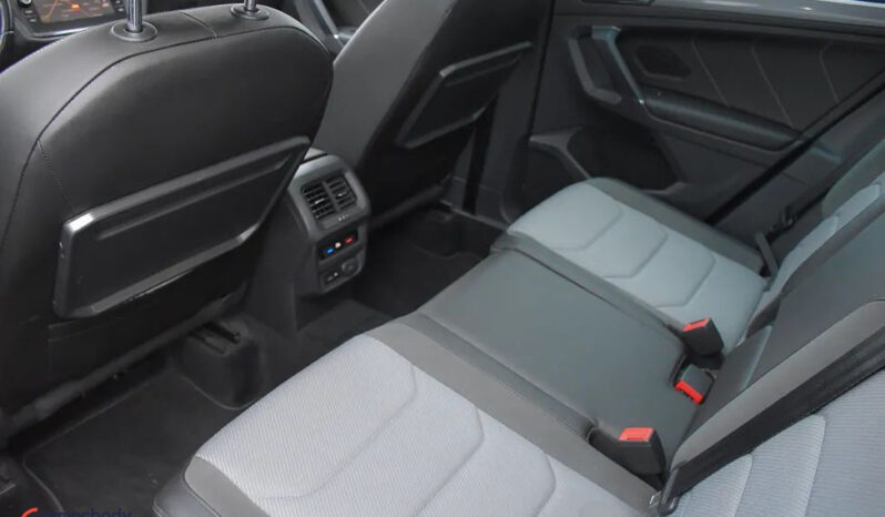 VOLKSWAGEN Tiguan  | 4×4 (stały) | Automatyczna | 240 KM | Biały full