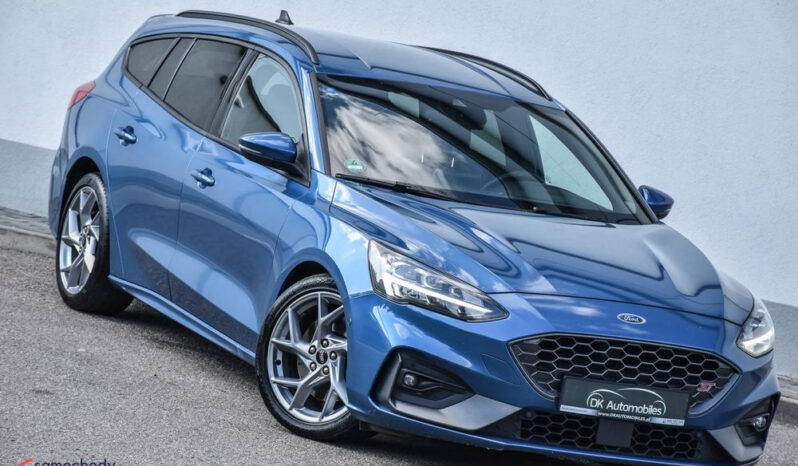 Ford Focus  | Fwd (Przód) | Manualna | 190 Km | Niebieski