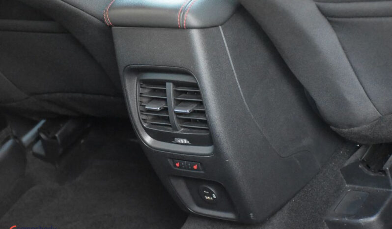 FORD Kuga  | 4×4 (stały) | Automatyczna | 190 KM | Biały full