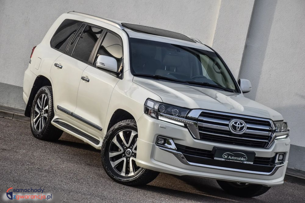 Toyota Land Cruiser | 4X4 (Stały) | Automatyczna | 318 Km | Biały