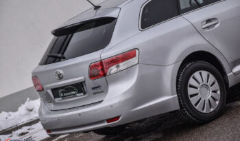 TOYOTA Avensis  | FWD (przód) | Manualna | 126 KM | Srebrny full