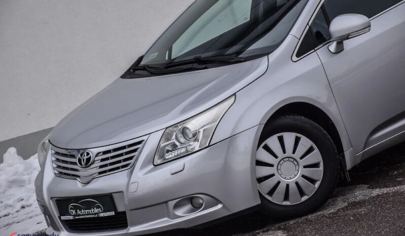 TOYOTA Avensis  | FWD (przód) | Manualna | 126 KM | Srebrny full