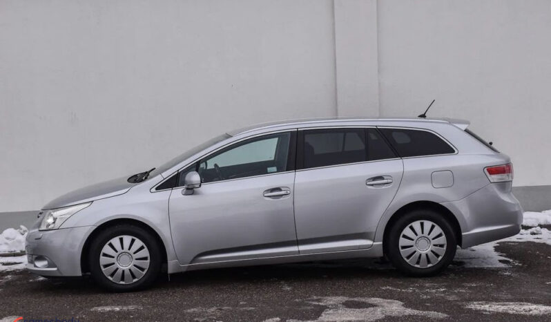 TOYOTA Avensis  | FWD (przód) | Manualna | 126 KM | Srebrny full